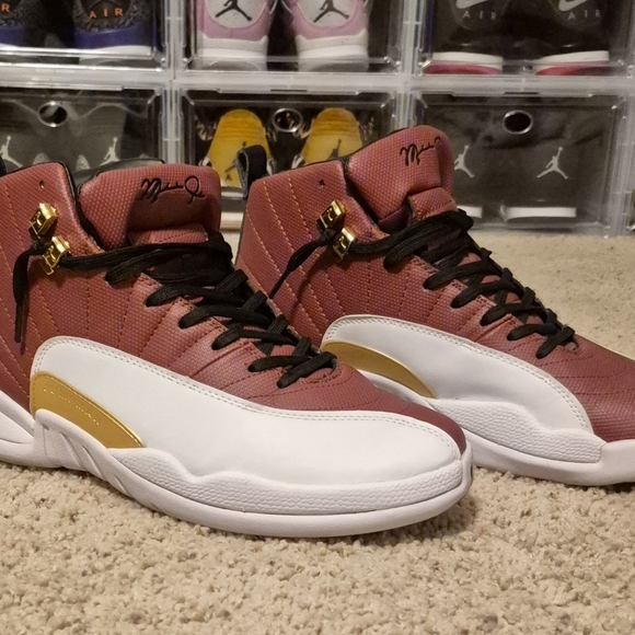 Jordan 12 - Picture 2 of 5